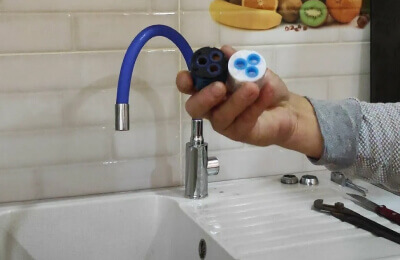 Замена смесителя Grohe на кухне на улице Рябиновой в Можайском районе